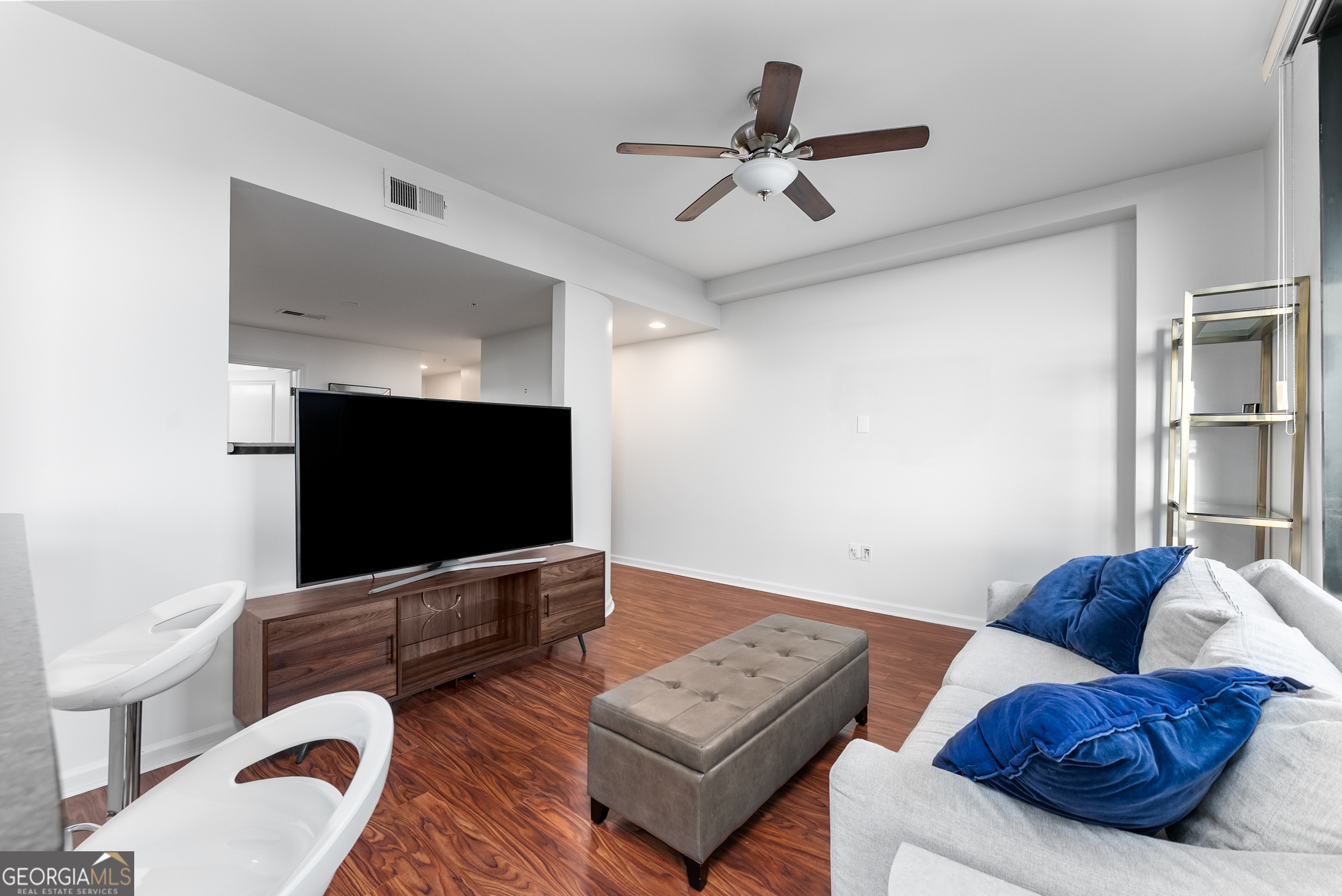 3040 Peachtree RD NW 1205