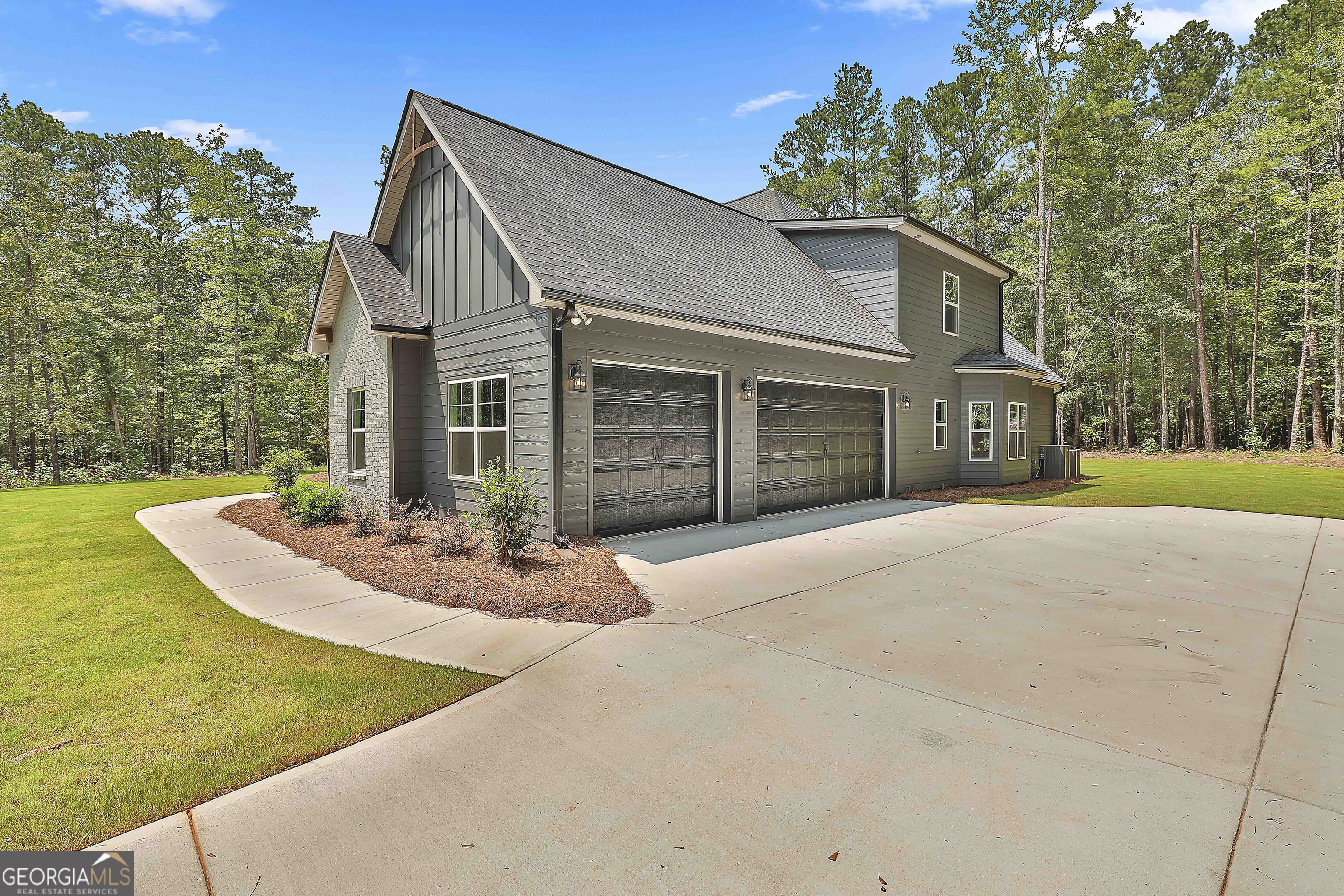 135 Old Mill WAY 4