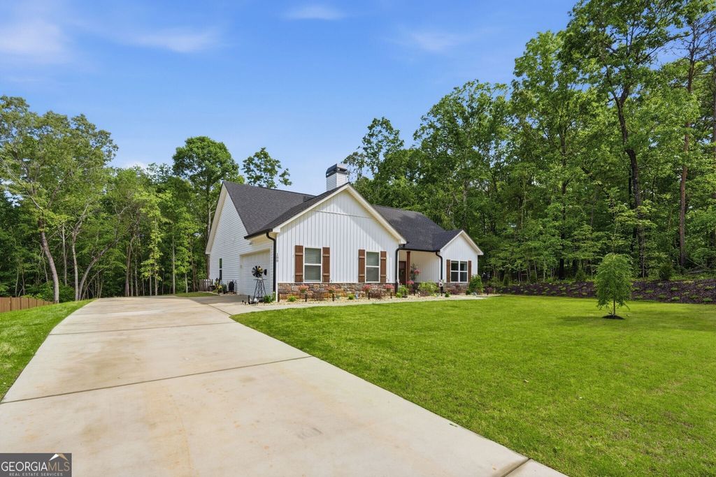 Photo of 188 Jim Thomas Road, Demorest, GA 30535 (MLS # 10756155)