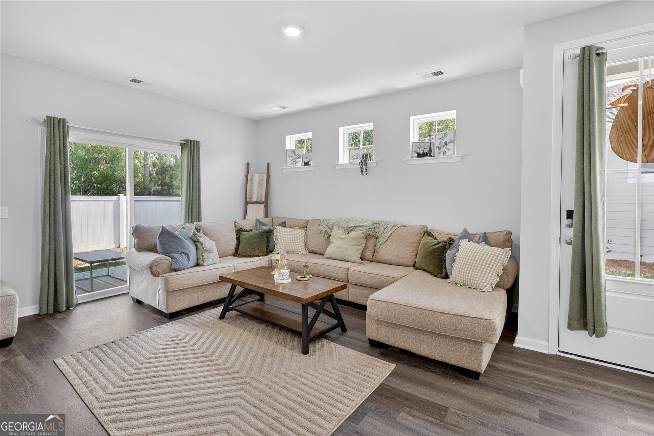 208 Holloway HL