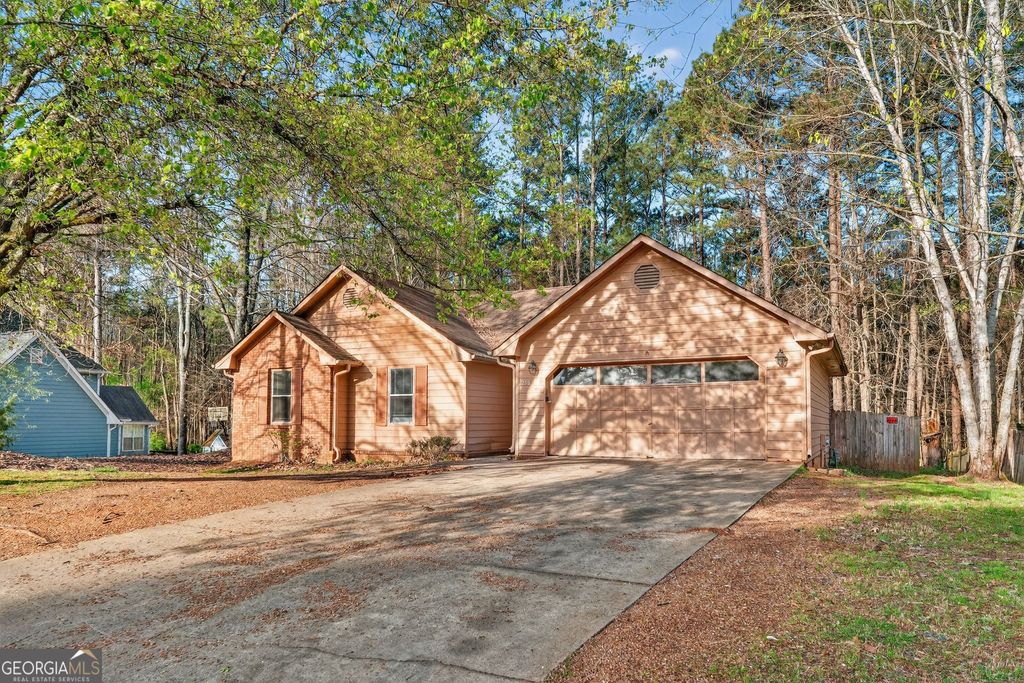 Photo of 243 Hillandale Drive, Stockbridge, GA 30281 (MLS # 10716795)