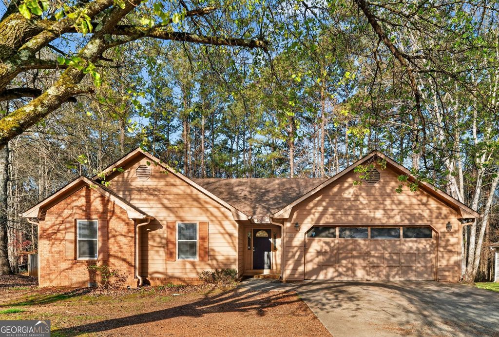 Photo of 243 Hillandale Drive, Stockbridge, GA 30281 (MLS # 10716795)
