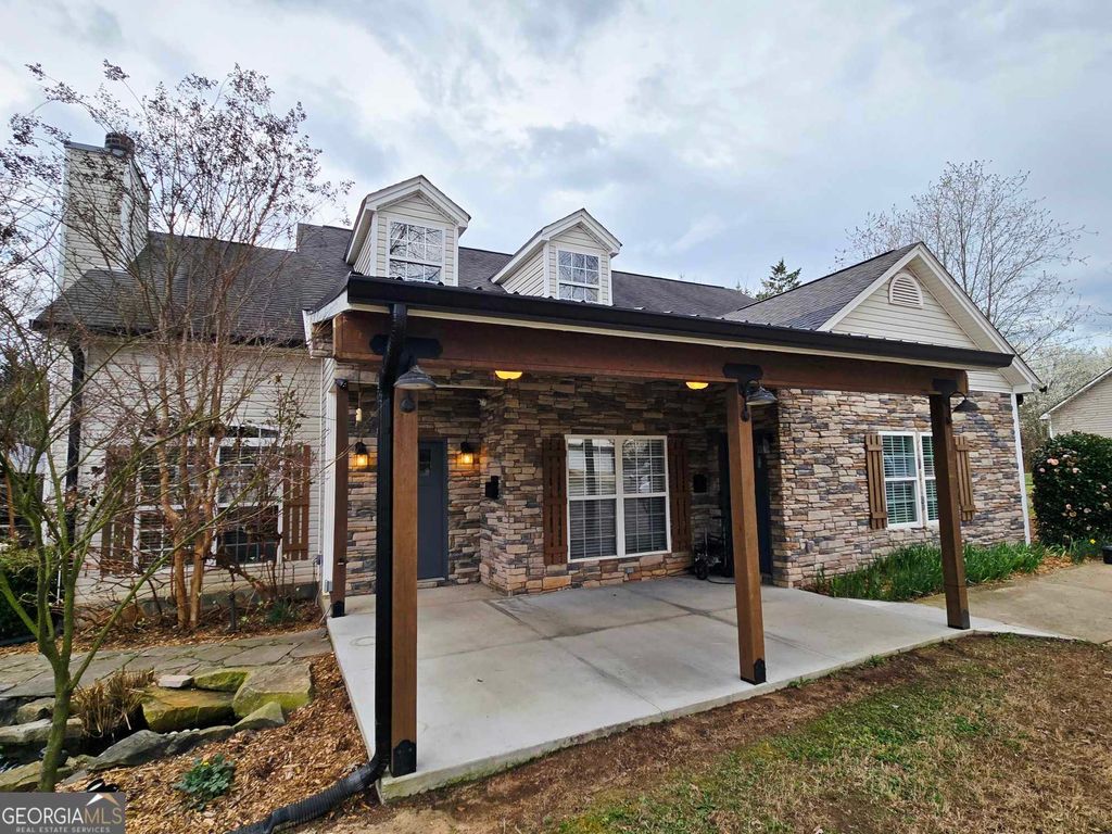 Photo of 130 Shannons Place, Comer, GA 30629 (MLS # 10705630)