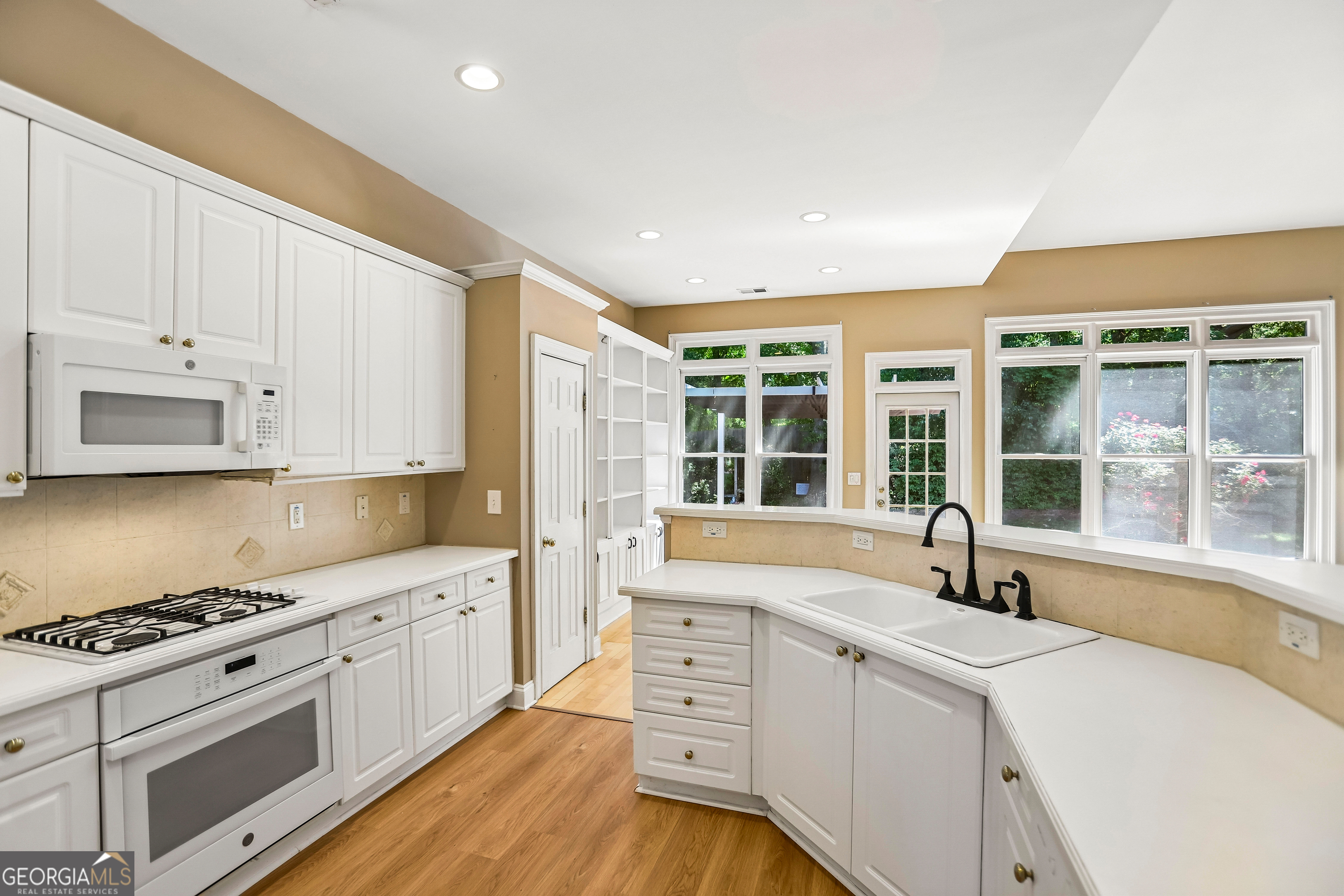 3054 Montclair CIR SE