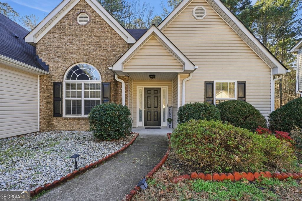 Photo of 1394 Stephens Pond View, Loganville, GA 30052 (MLS # 10694106)