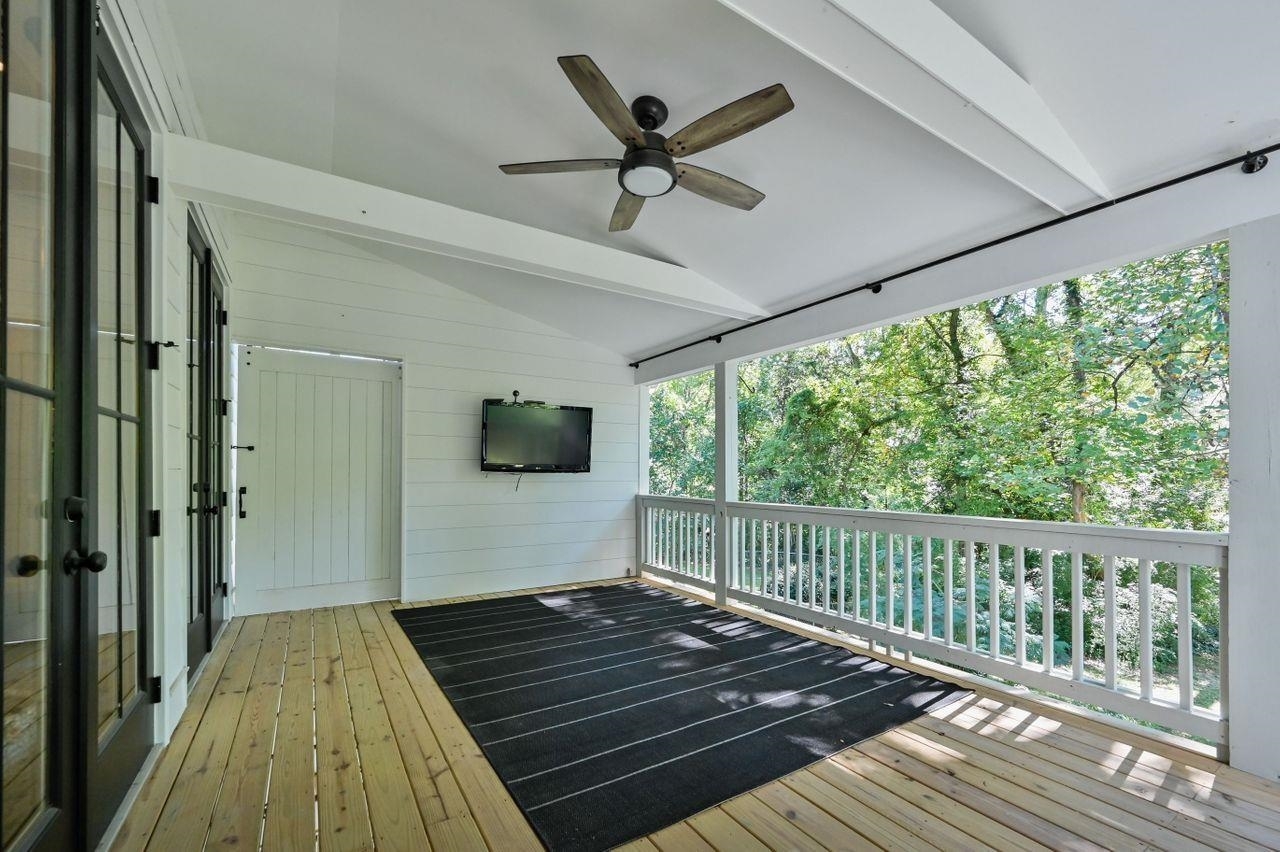 Pine Hills - Buckhead - Residential
