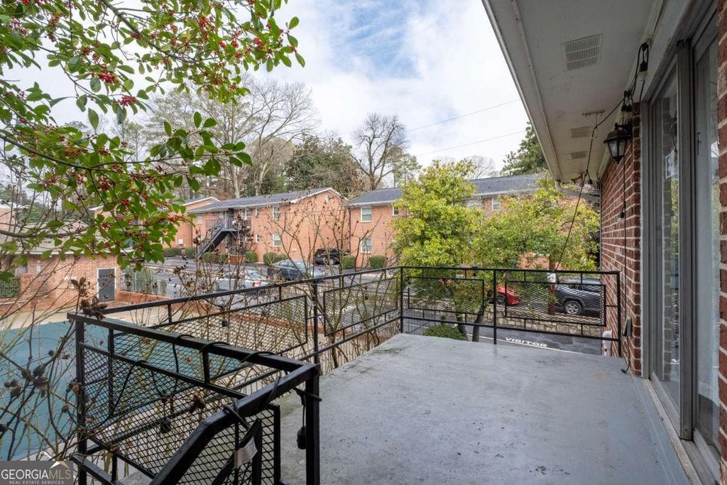 Photo of 4266 Roswell Road NE #E4, Atlanta, GA 30342 (MLS # 10700191)