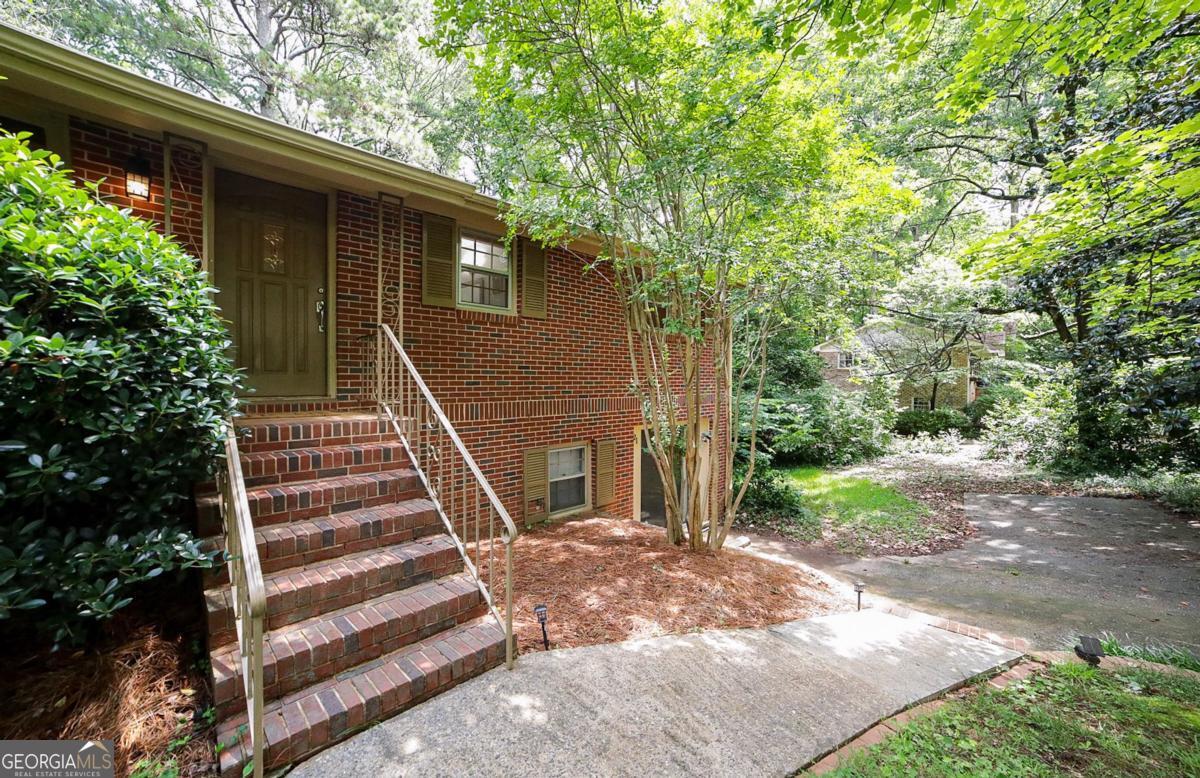 221 College CIR