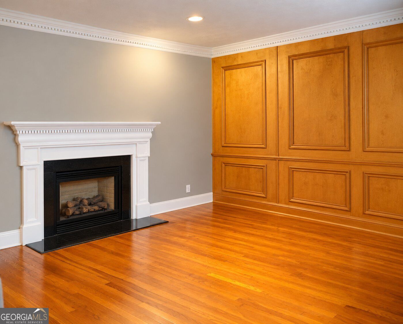 893 Chippendale LN