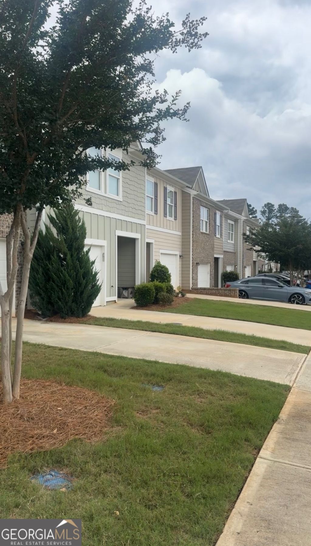 Photo of 11900 Fuller St, Hampton, GA 30228 (MLS # 10790297)