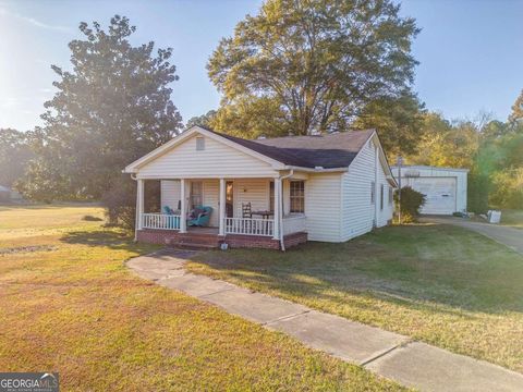 Photo of 153 Yale Road NE, Rome, GA 30161 (MLS # 10641268)