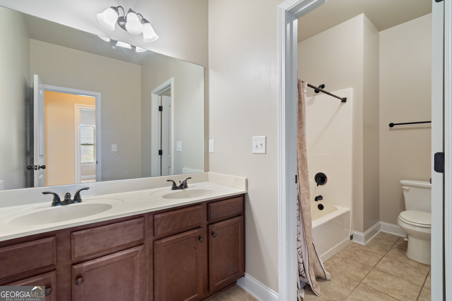 Cumming, Georgia 30040, United States, 4 Bedrooms Bedrooms, ,4 BathroomsBathrooms,Residential,Active,116018