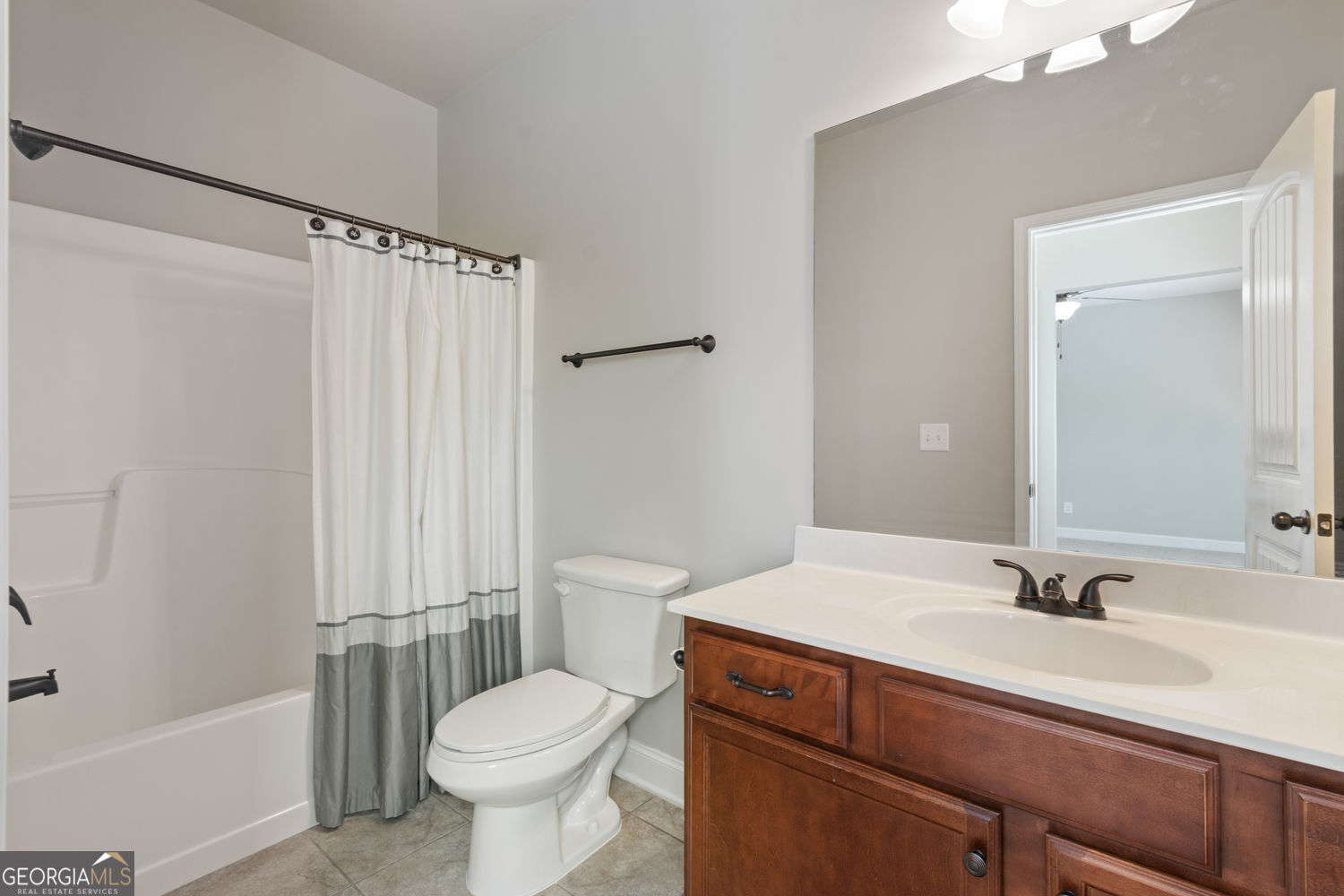 Cumming, Georgia 30040, United States, 4 Bedrooms Bedrooms, ,4 BathroomsBathrooms,Residential,Active,116018