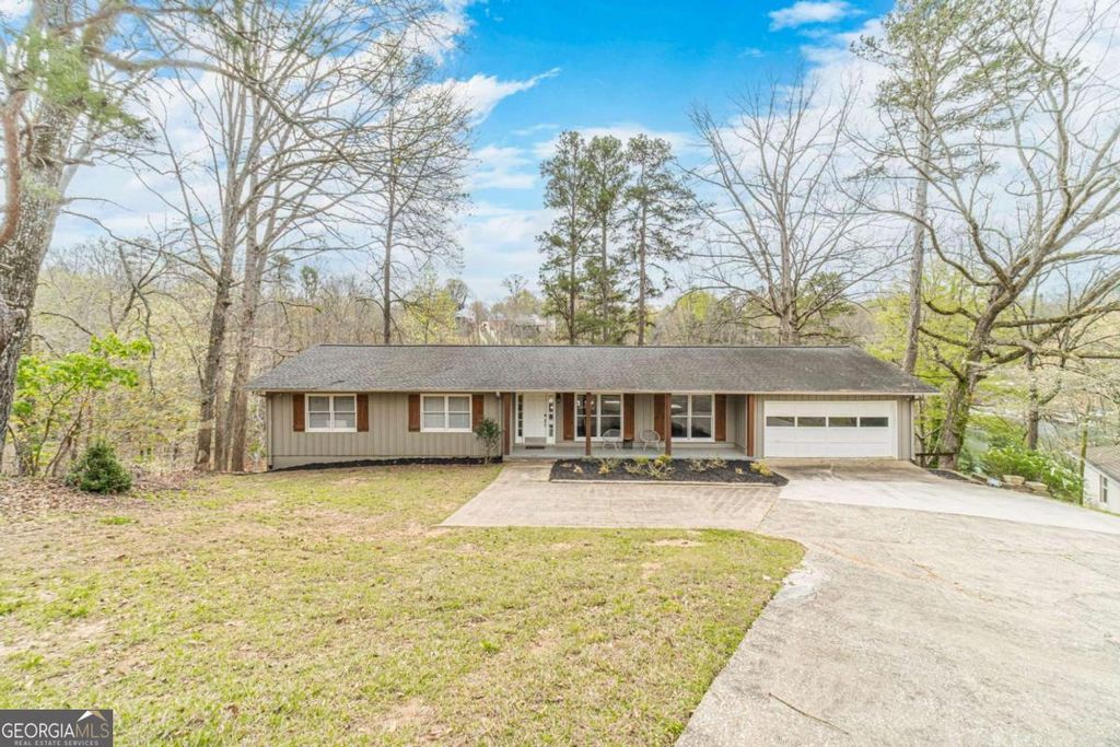 Photo of 691 Harbor Cove, Gainesville, GA 30501 (MLS # 10720421)