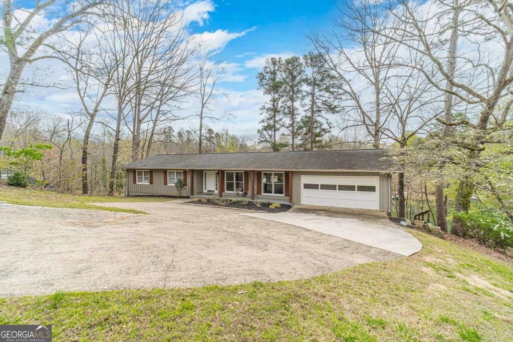 Photo of 691 Harbor Cove, Gainesville, GA 30501 (MLS # 10720421)