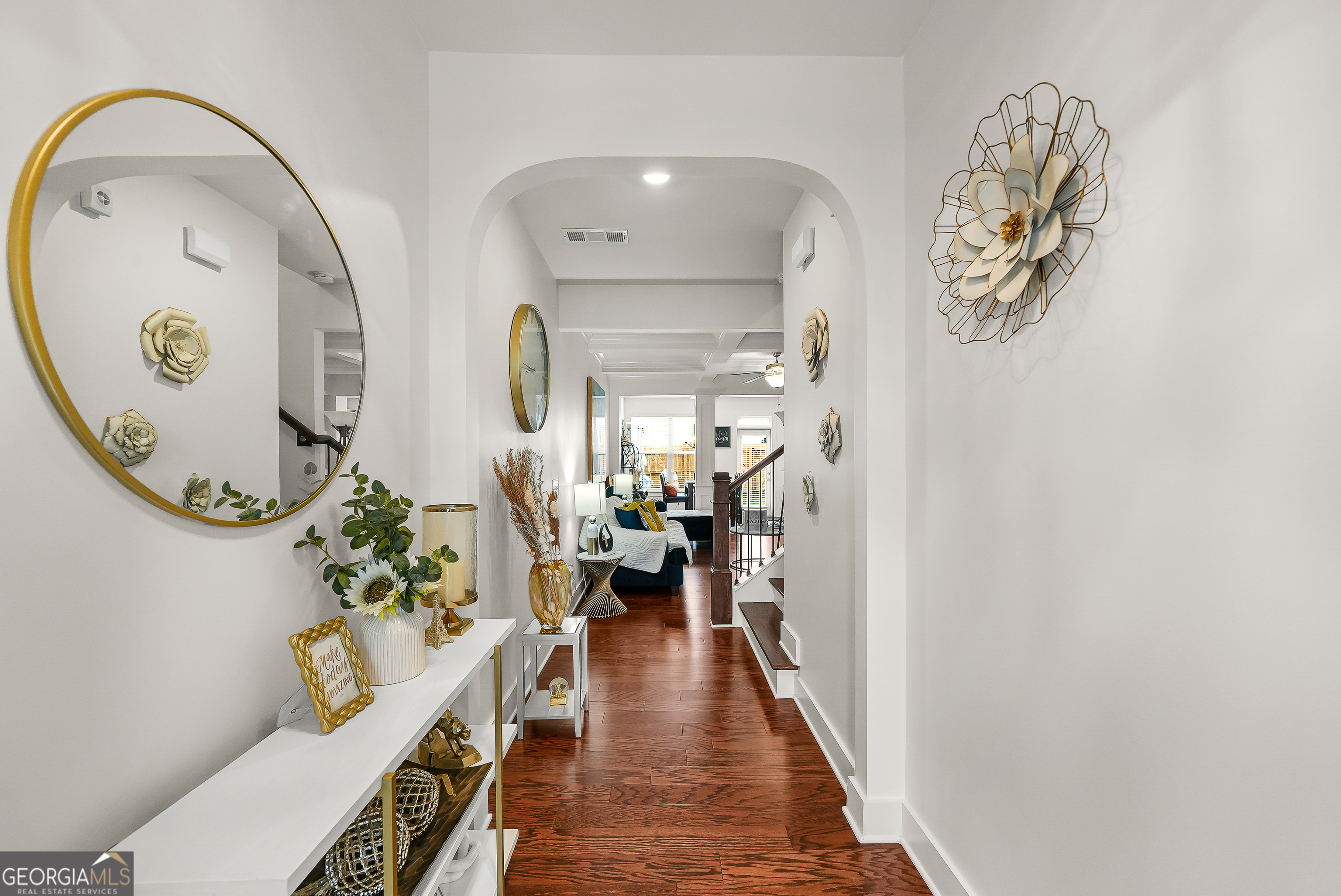 5888 Radford LOOP