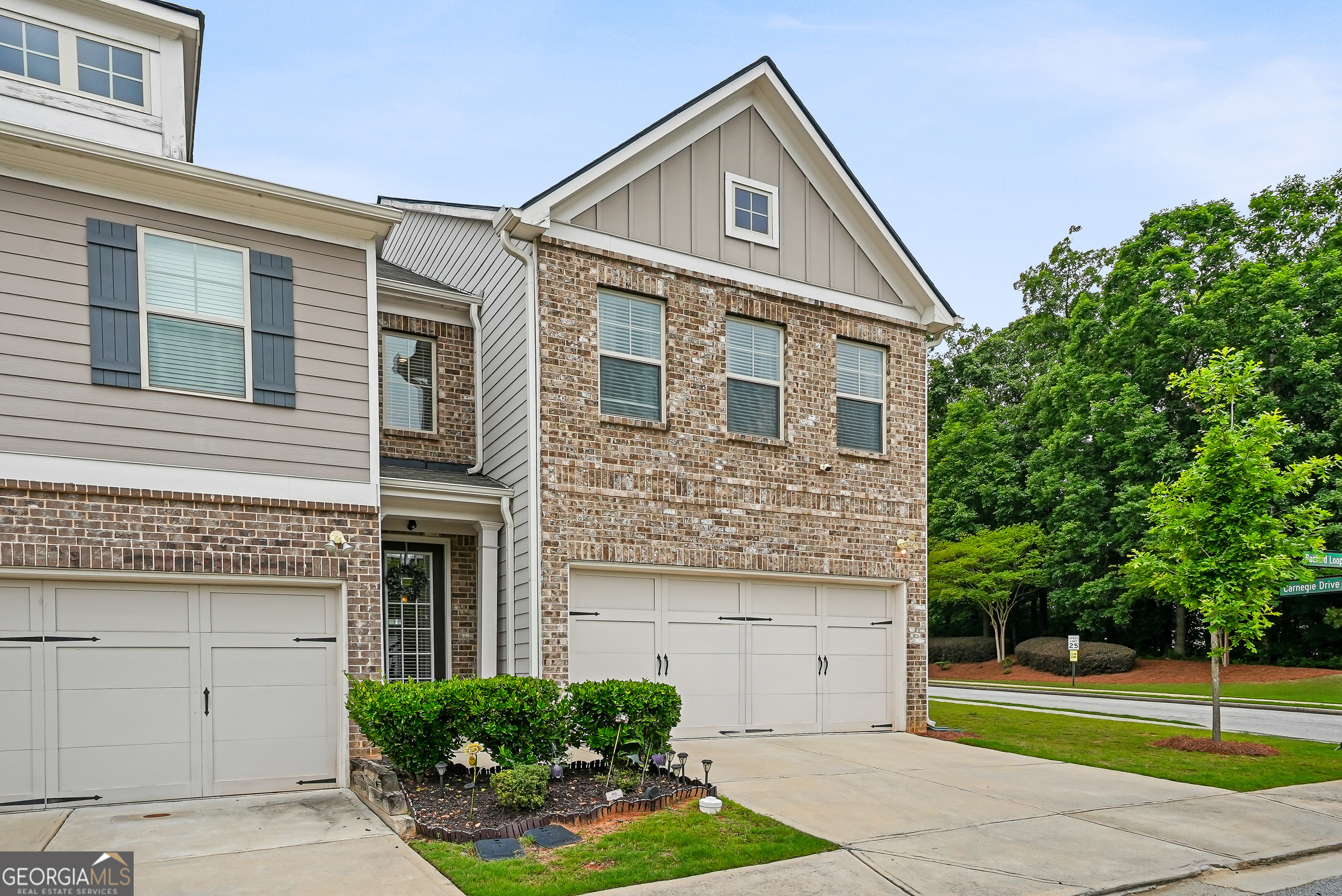 5888 Radford LOOP