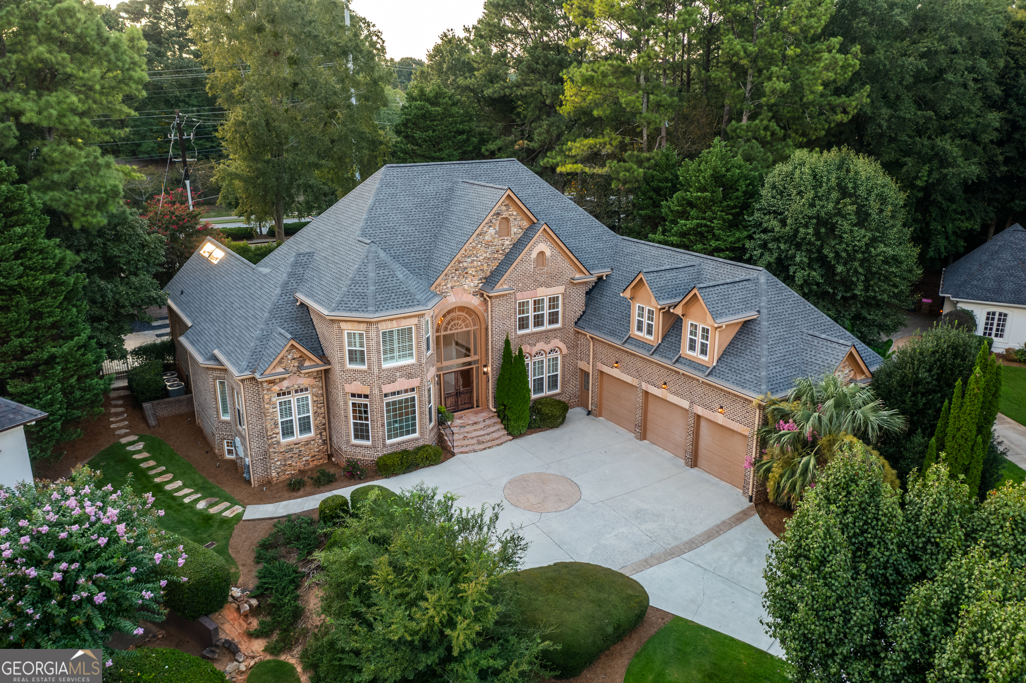 1001 Quaker Ridge WAY