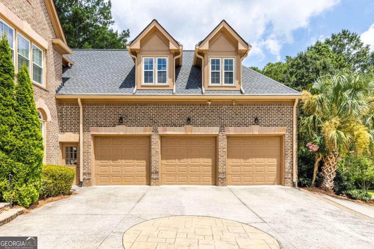 1001 Quaker Ridge WAY