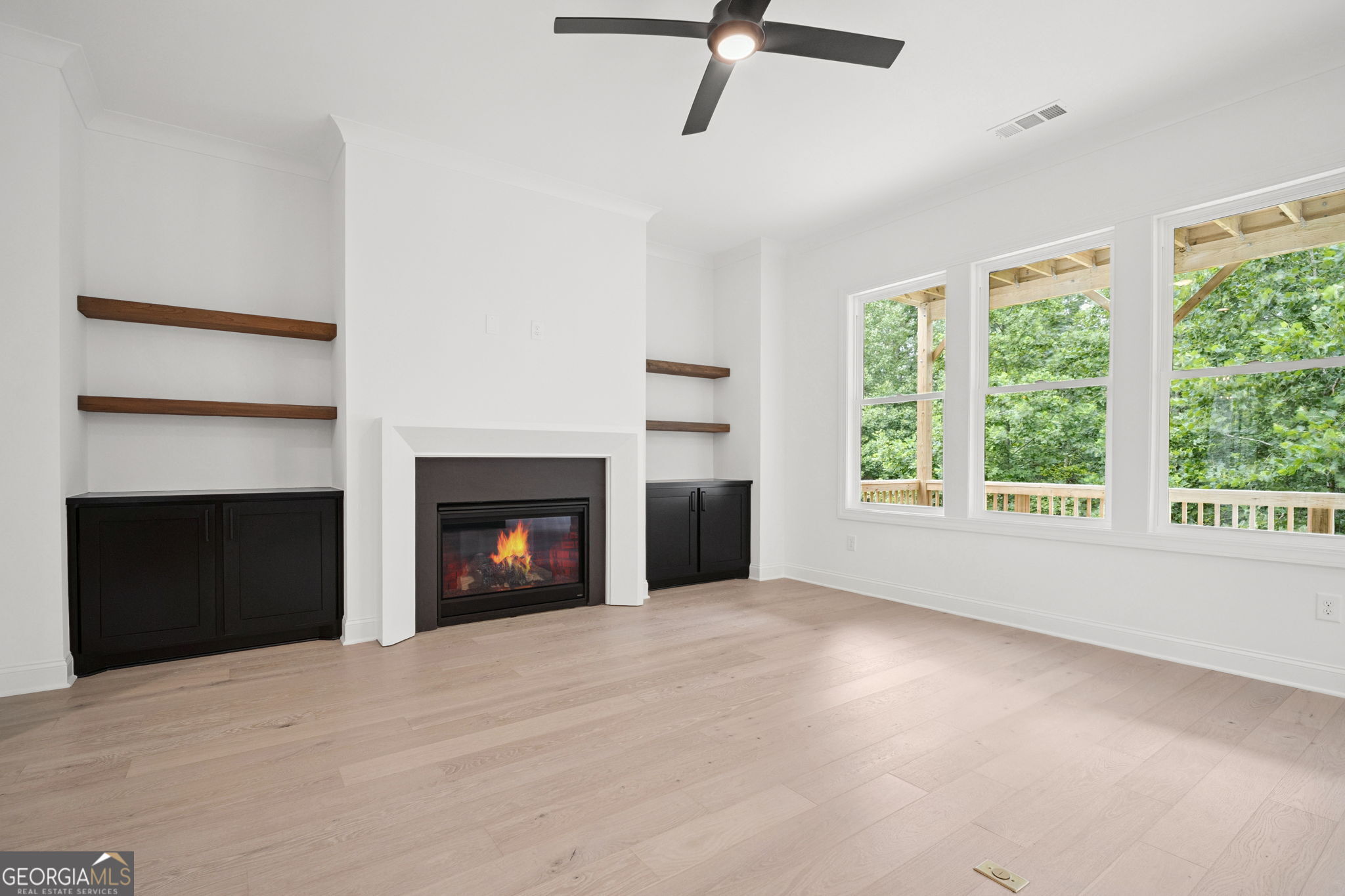 845 Lakemont DR