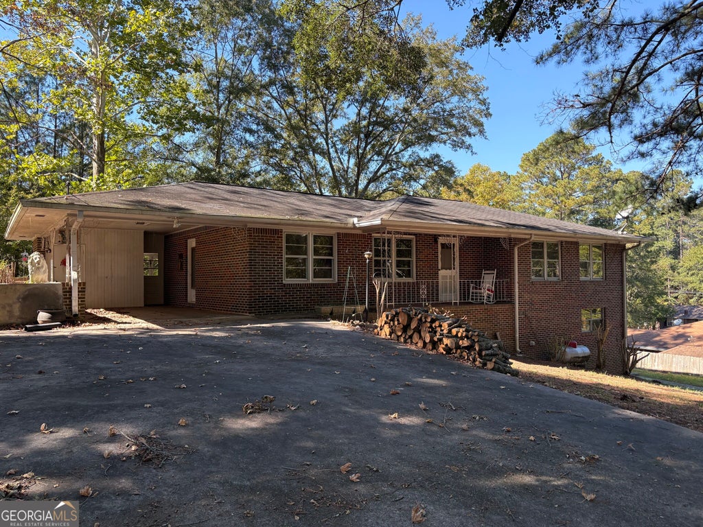 Photo of 528 Robertson Circle, Tallapoosa, GA 30176 (MLS # 10880360)