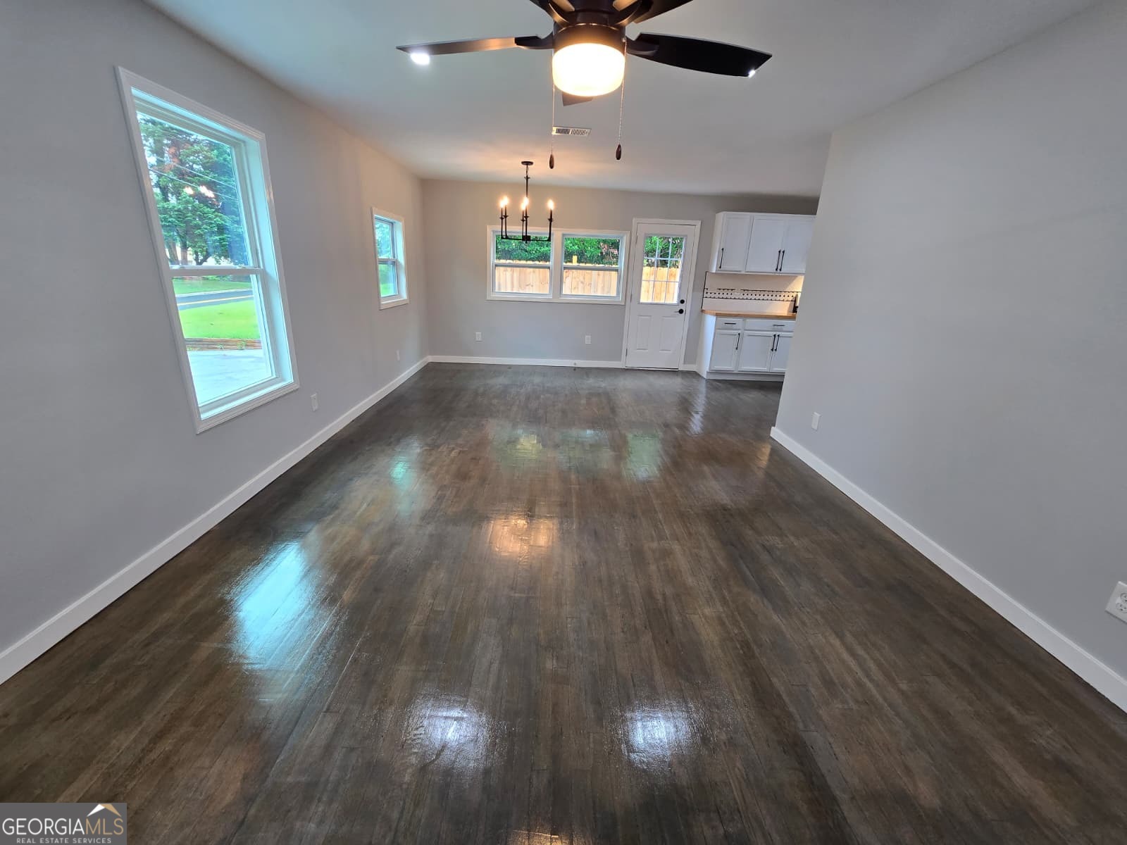 766 Longleaf DR