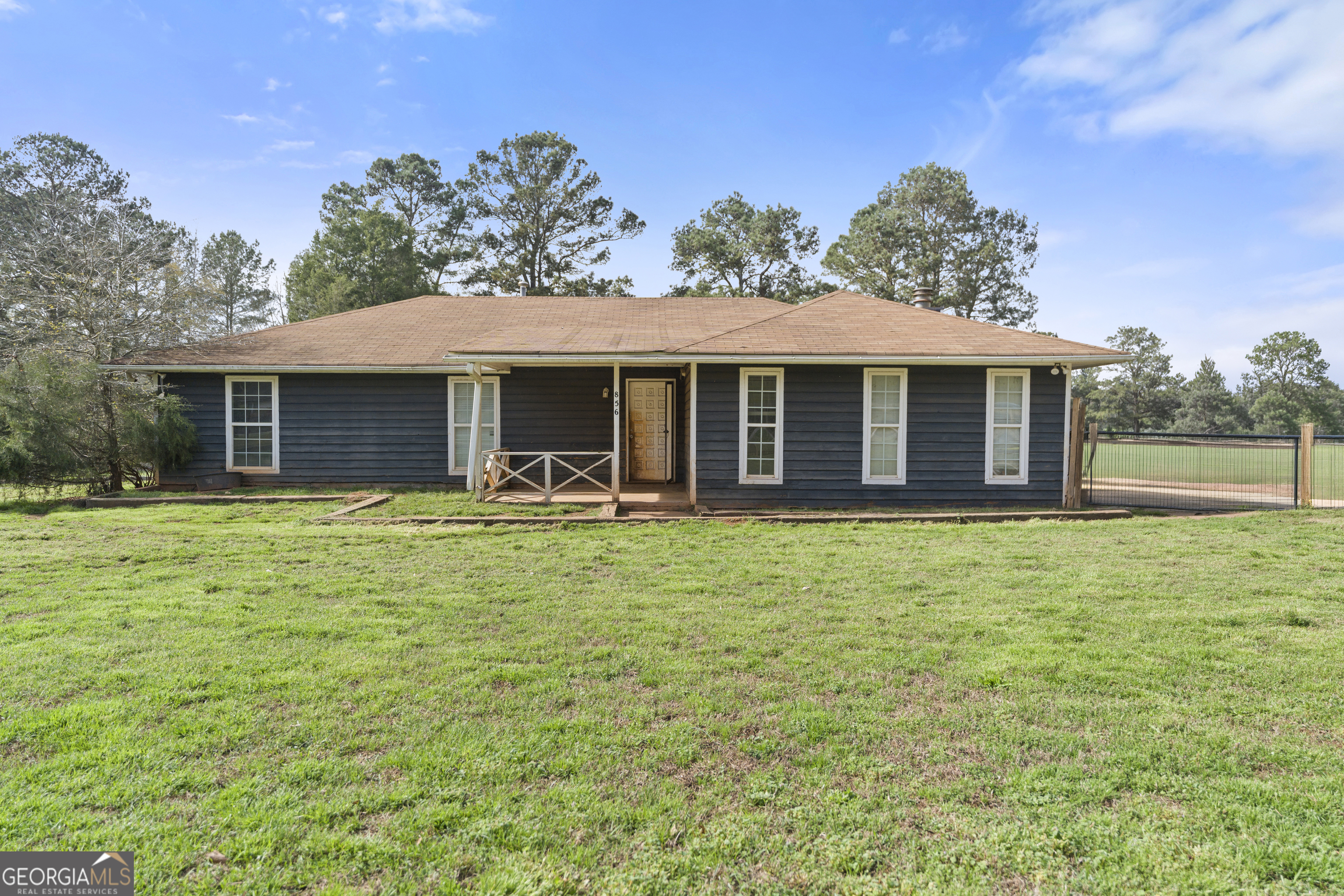 856 Colwell RD