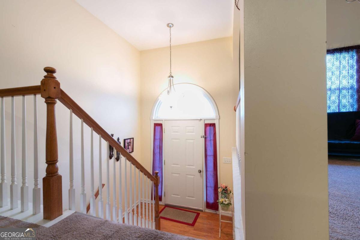 9444 Lakeview CT