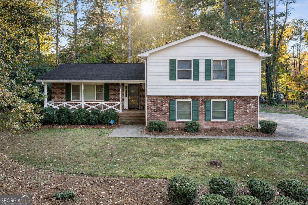 Photo of 2252 Valley Creek Circle, snellville, GA 30078 (MLS # 10756811)