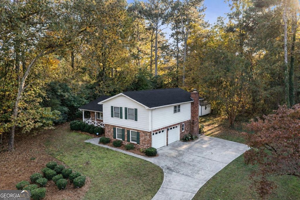 Photo of 2252 Valley Creek Circle, snellville, GA 30078 (MLS # 10756811)