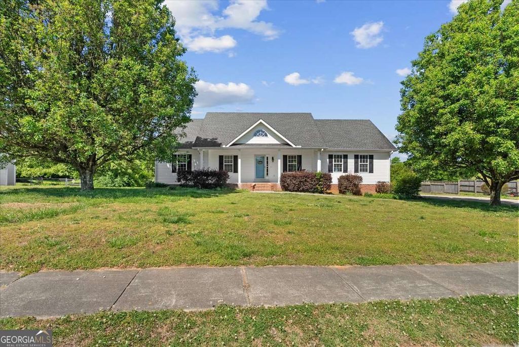 Photo of 103 Chelcy Drive SE, Calhoun, GA 30701 (MLS # 10736452)