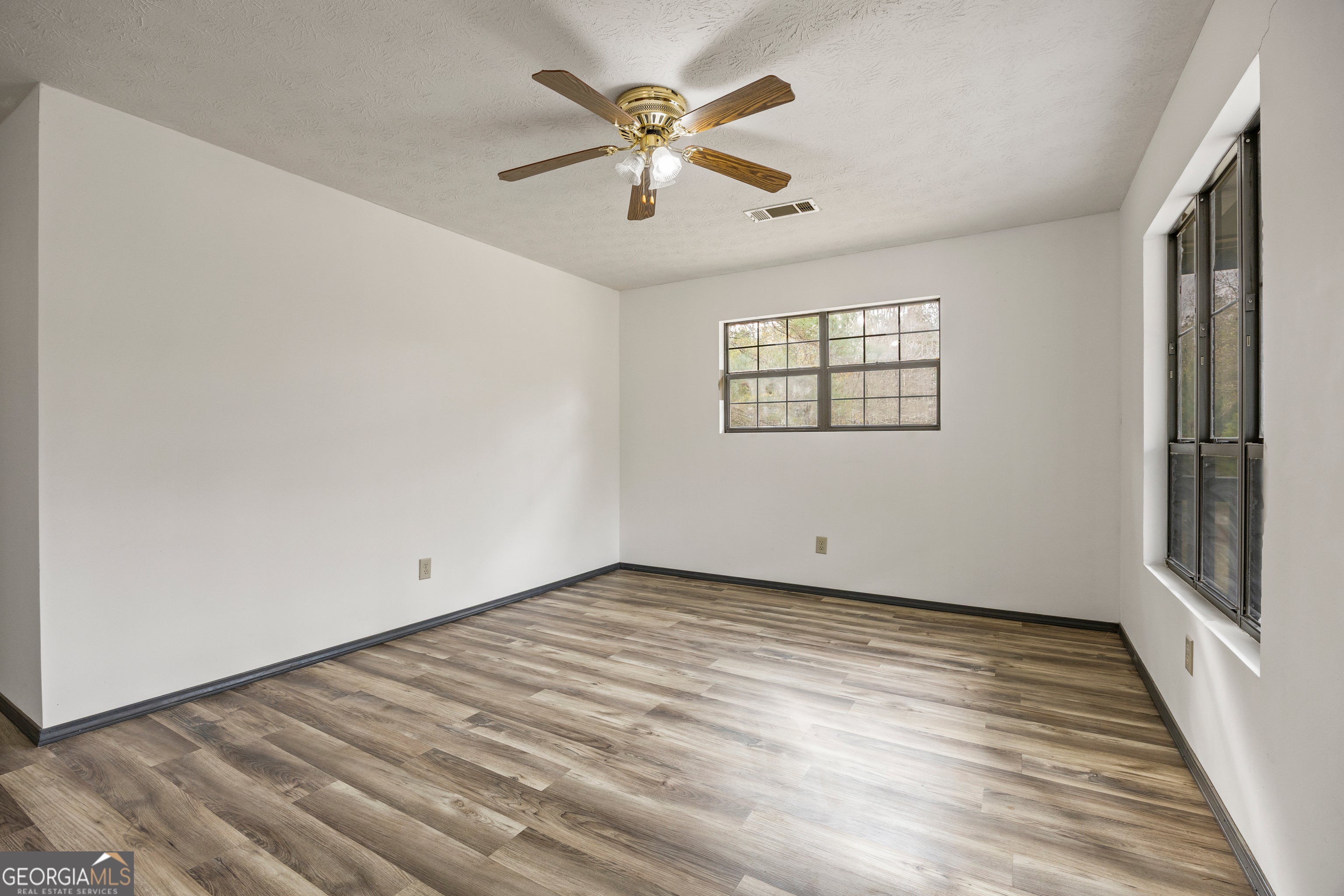 181 Lower Wirebridge RD