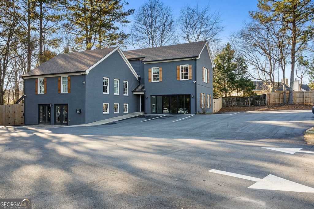 Photo of 210 W Crossville Road, Roswell, GA 30075 (MLS # 10742723)