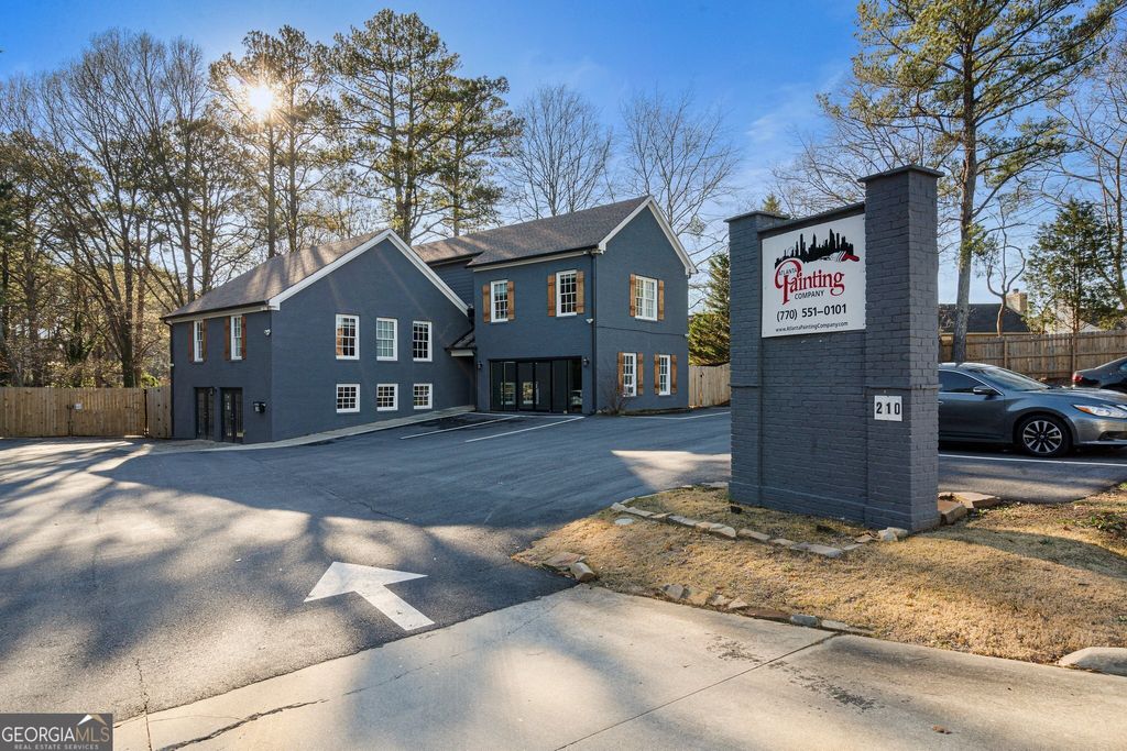 Photo of 210 W Crossville Road, Roswell, GA 30075 (MLS # 10742723)