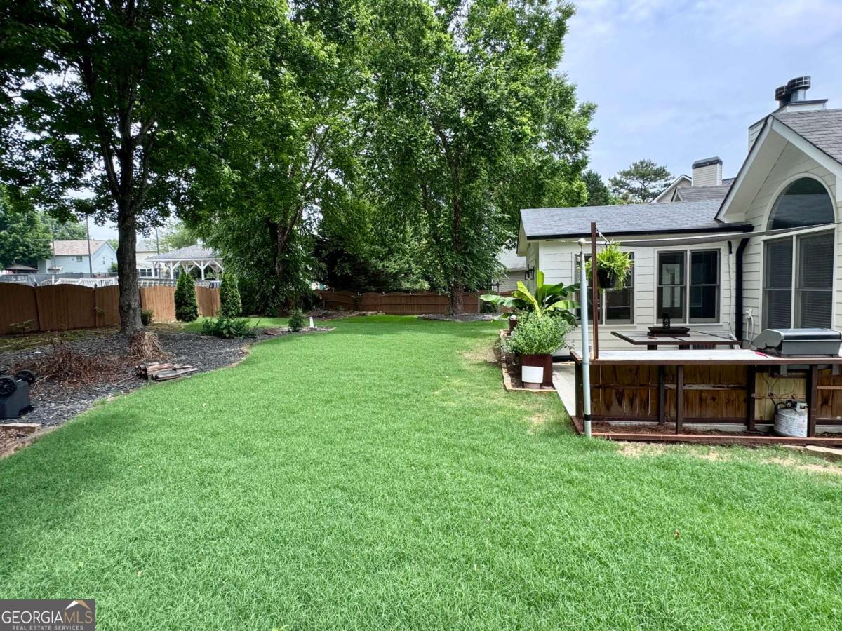 513 Ruby LN