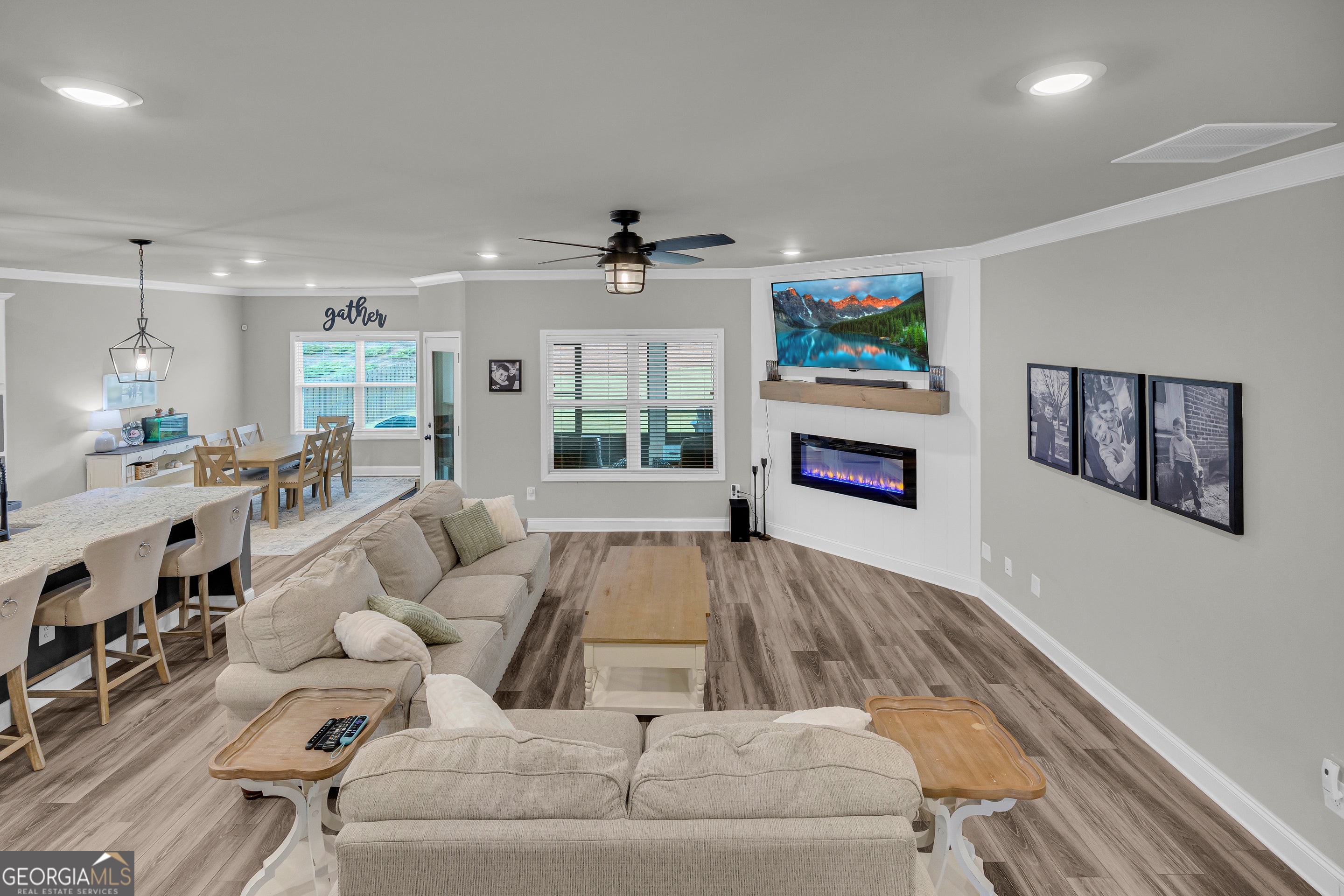 255 Sandhill LN
