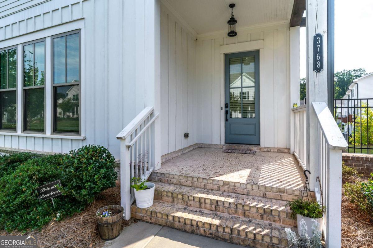 3768 Spruce Ridge LN