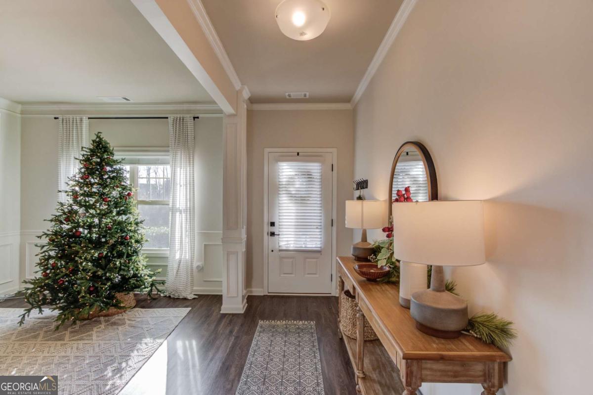 956 Brighton Park CIR