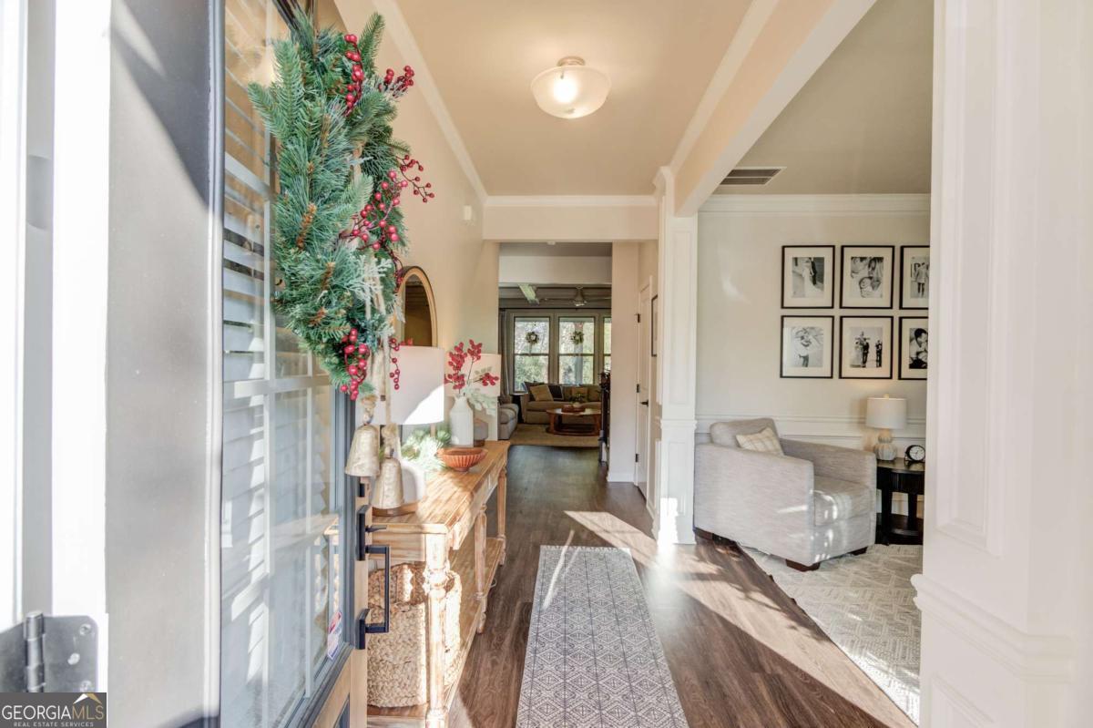 956 Brighton Park CIR