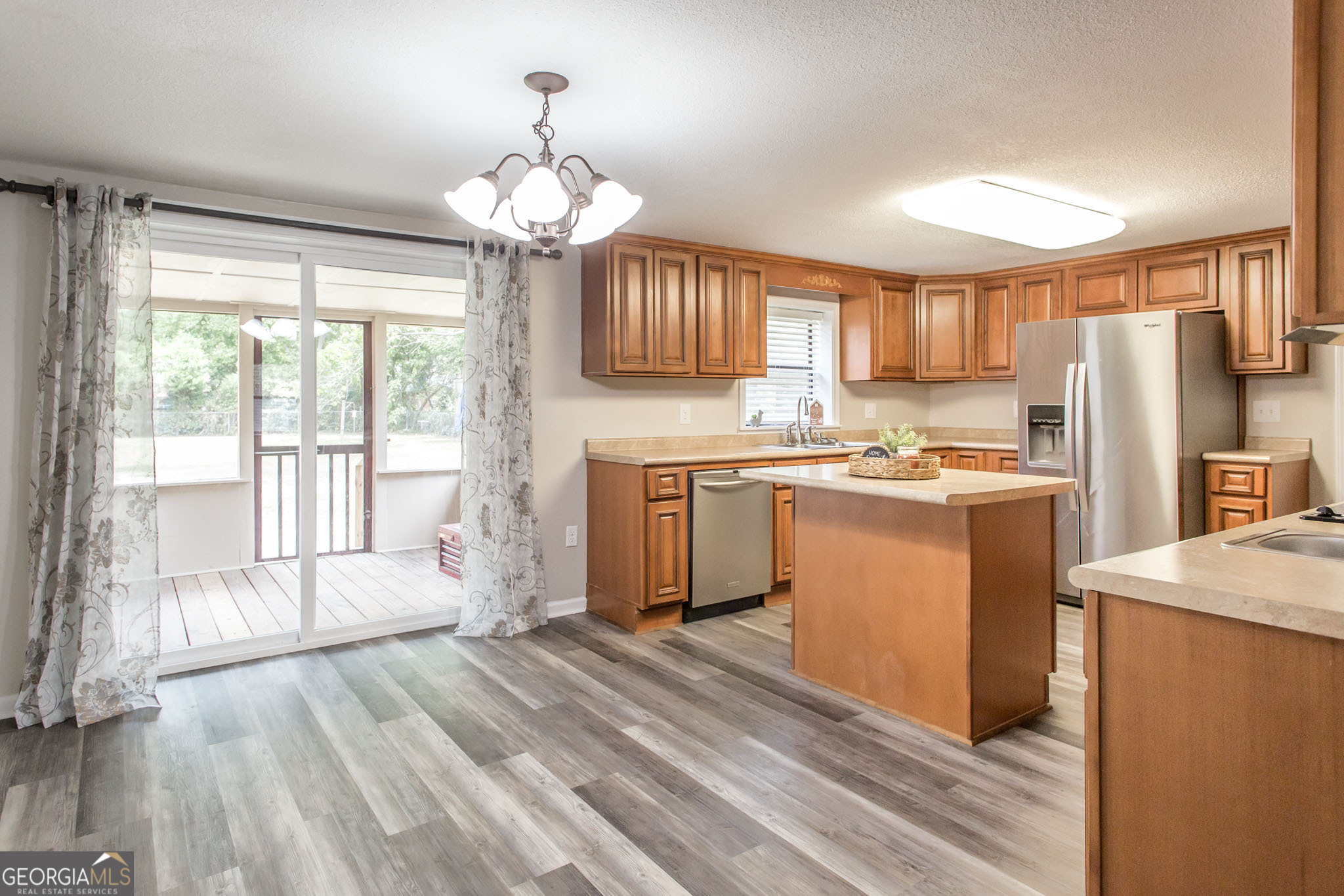 1348 Crestridge