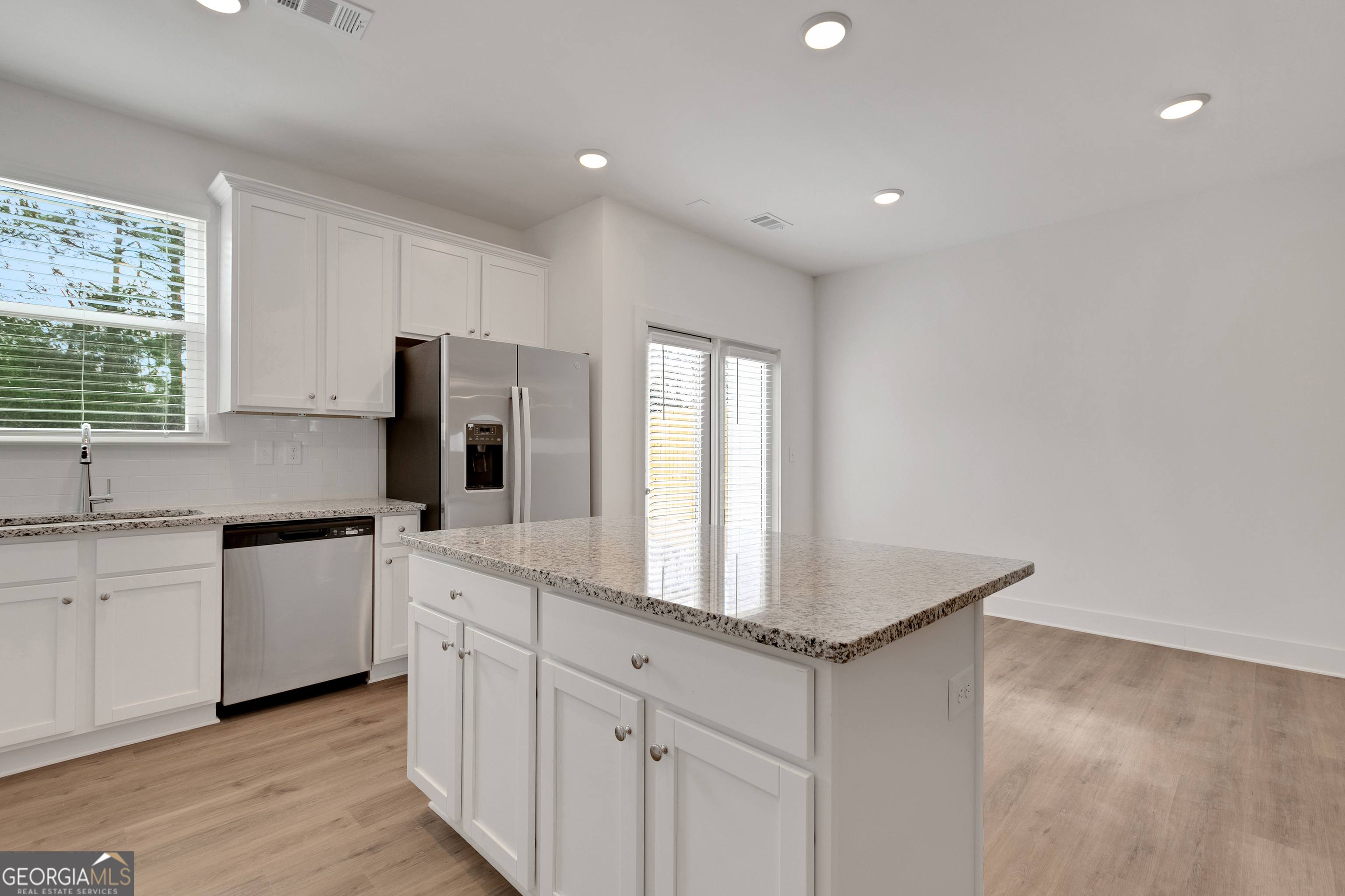 Brunswick, Georgia 31523, United States, 3 Bedrooms Bedrooms, ,3 BathroomsBathrooms,Residential,Active,83922