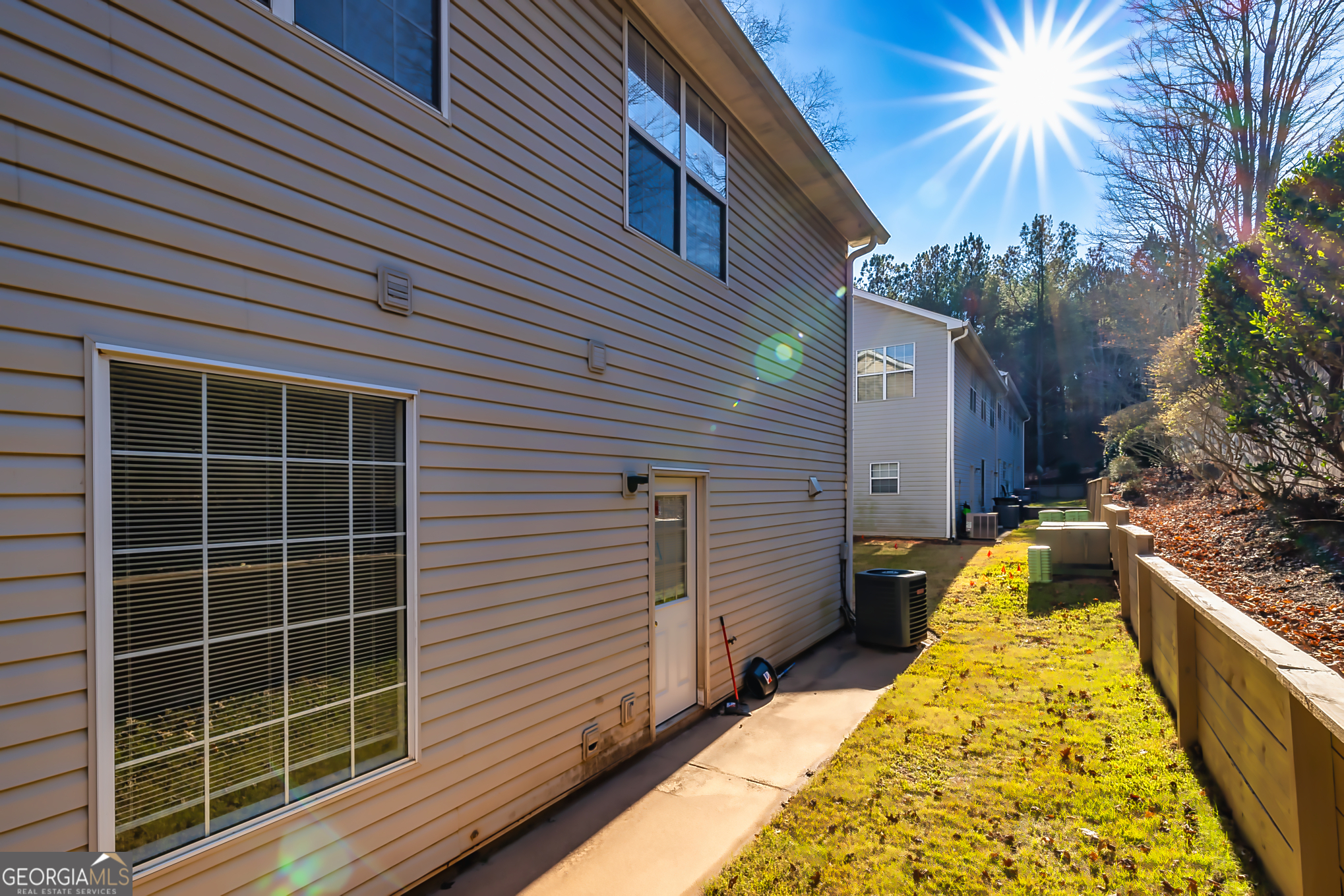 Newnan, Georgia 30263, United States, 3 Bedrooms Bedrooms, ,3 BathroomsBathrooms,Residential,Active,77605