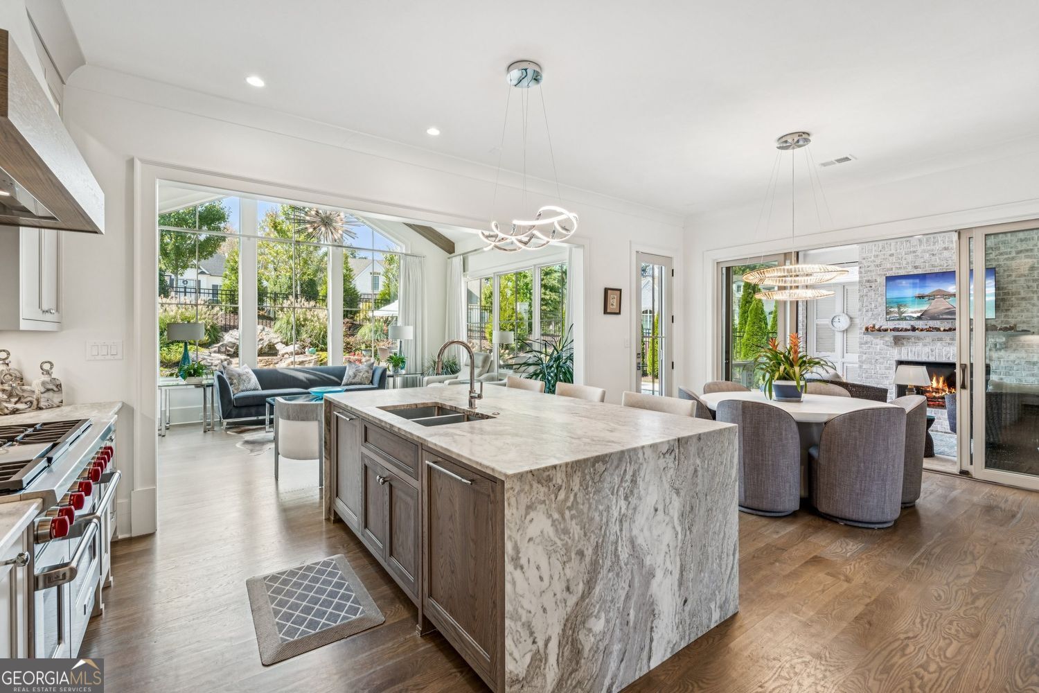 THE MANOR - Residential