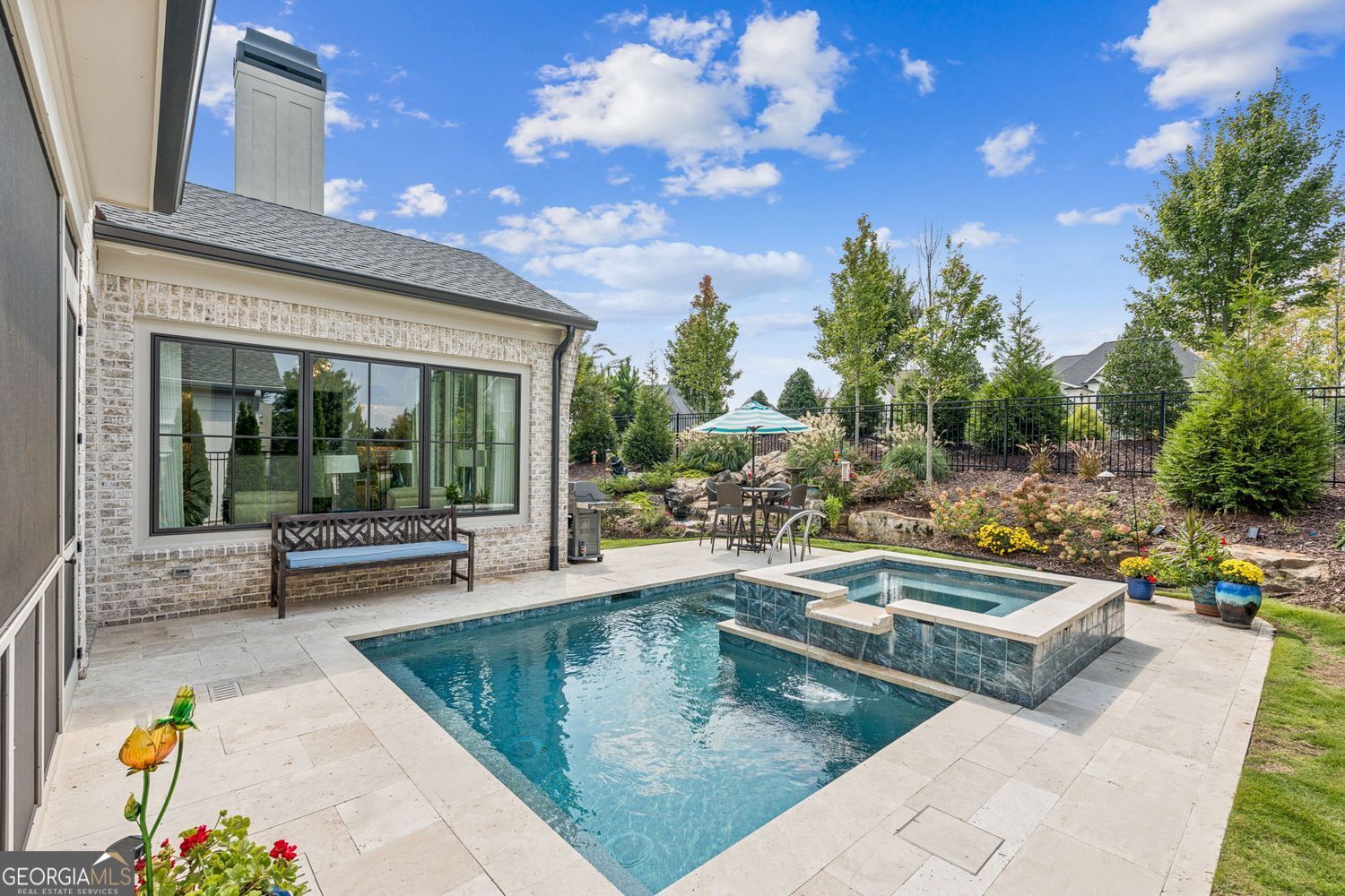 THE MANOR - Residential