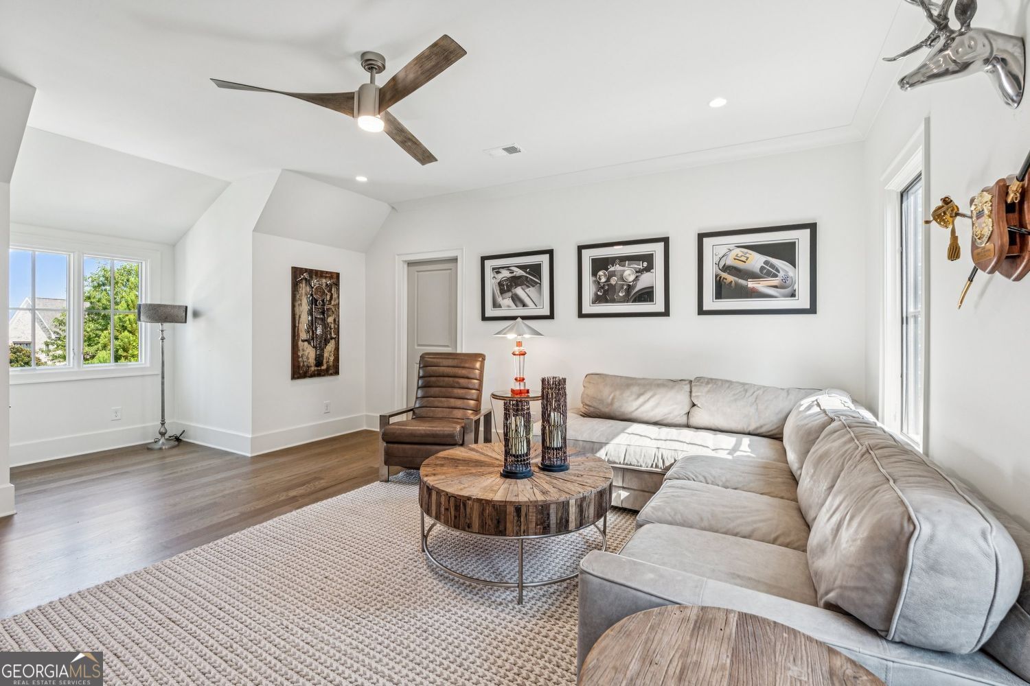 THE MANOR - Residential