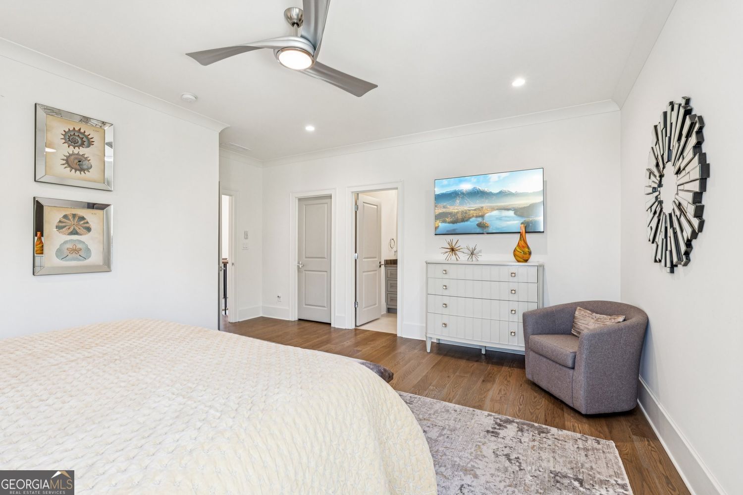 THE MANOR - Residential