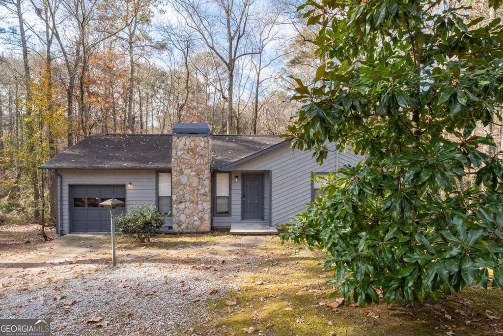 Photo of 3964 FERNCLIFF Road, Snellville, GA 30039 (MLS # 10649544)