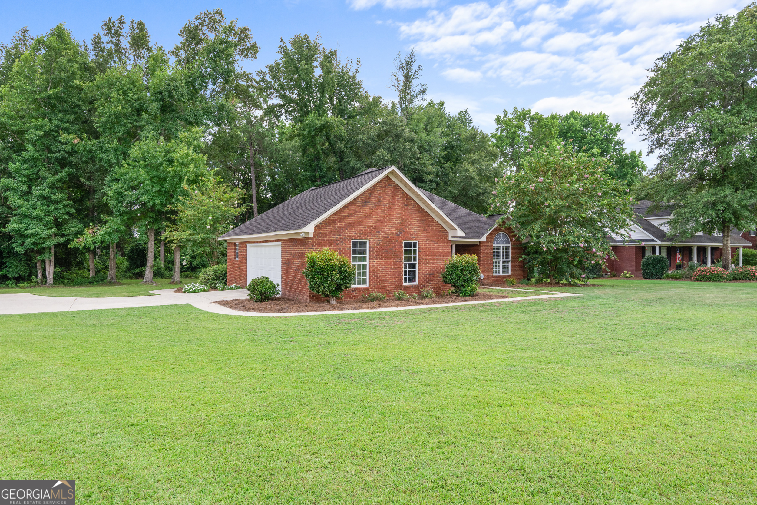 Hunters Pointe - Residential