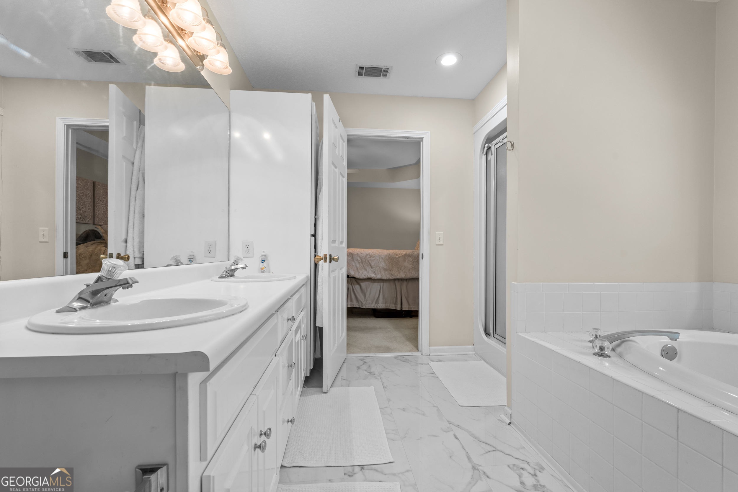 Hunters Pointe - Residential