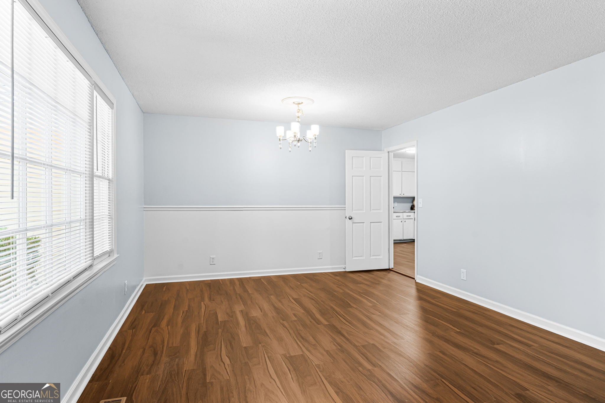 995 Roundtable LN